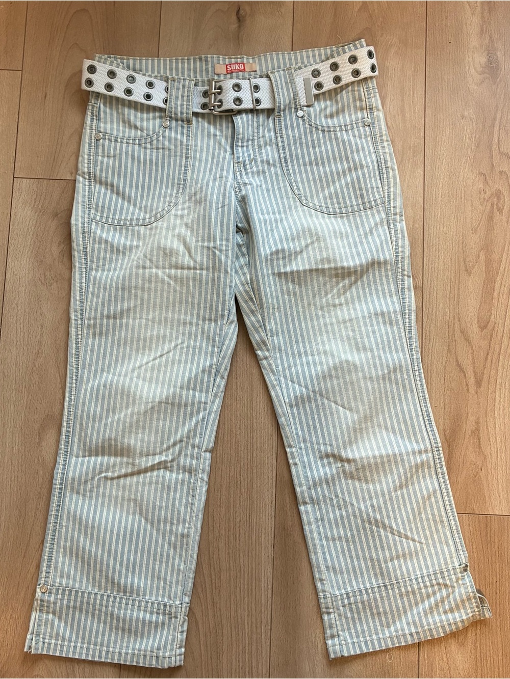 Y2K capris w grommet belt